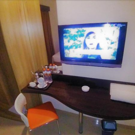 The Waigo Hotel Sorong Esterno foto