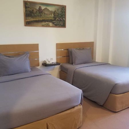 The Waigo Hotel Sorong Esterno foto