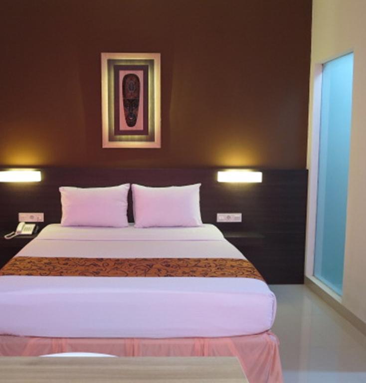 The Waigo Hotel Sorong Esterno foto