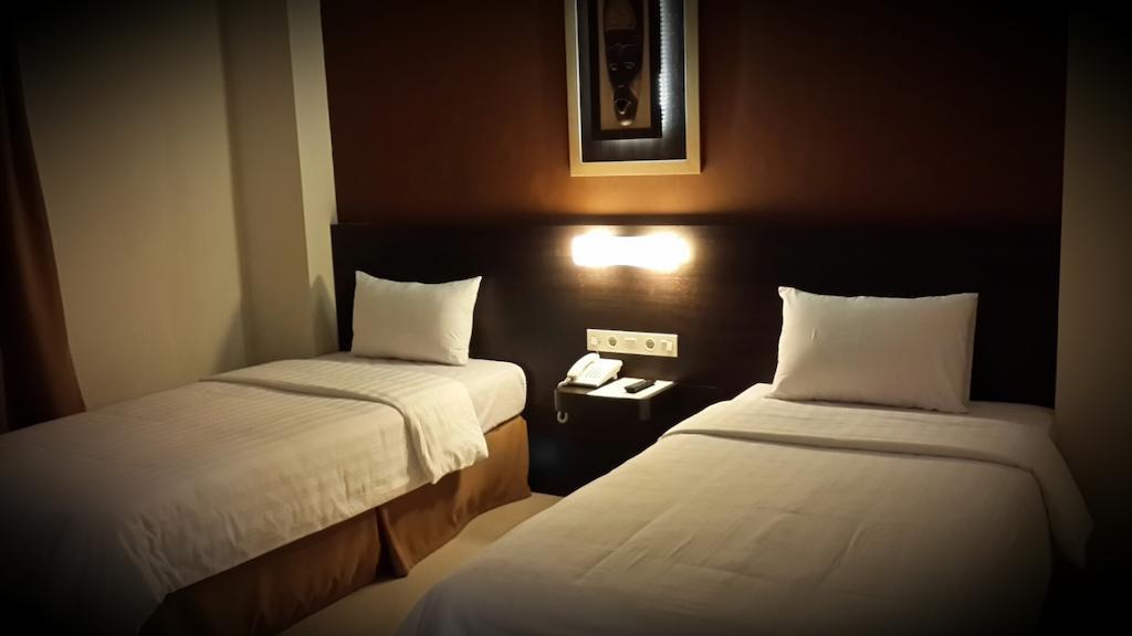 The Waigo Hotel Sorong Esterno foto
