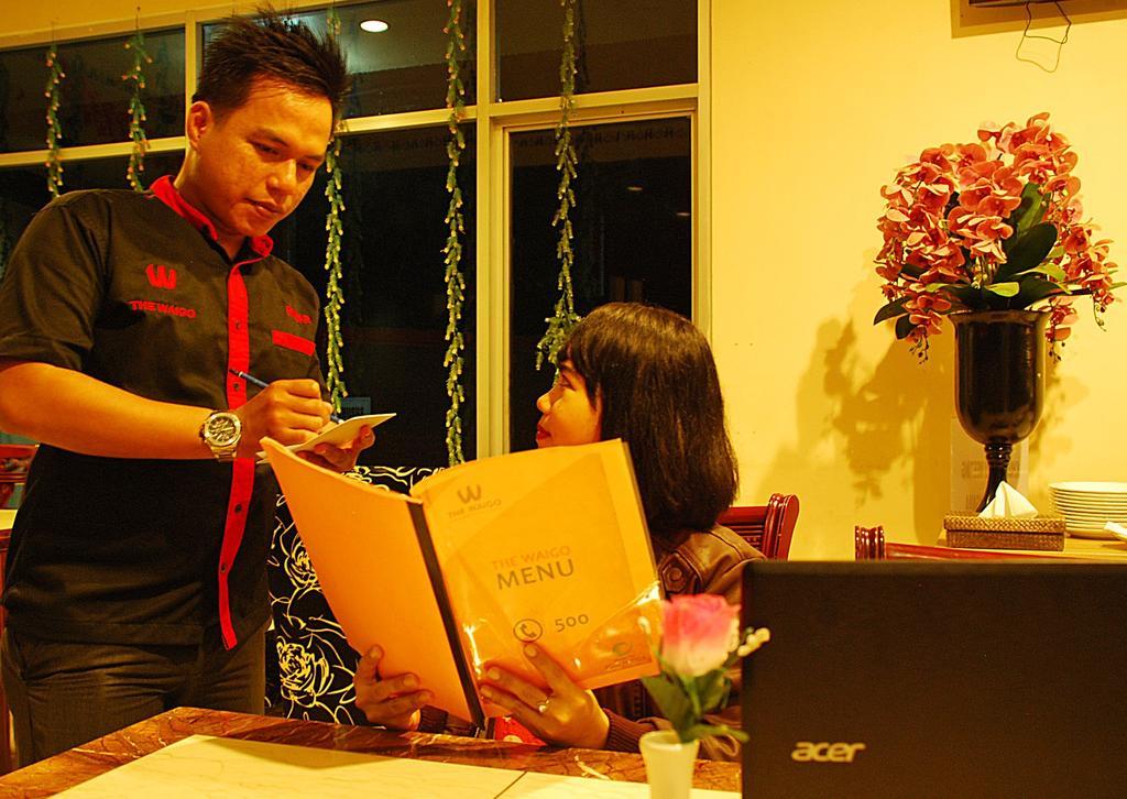 The Waigo Hotel Sorong Esterno foto
