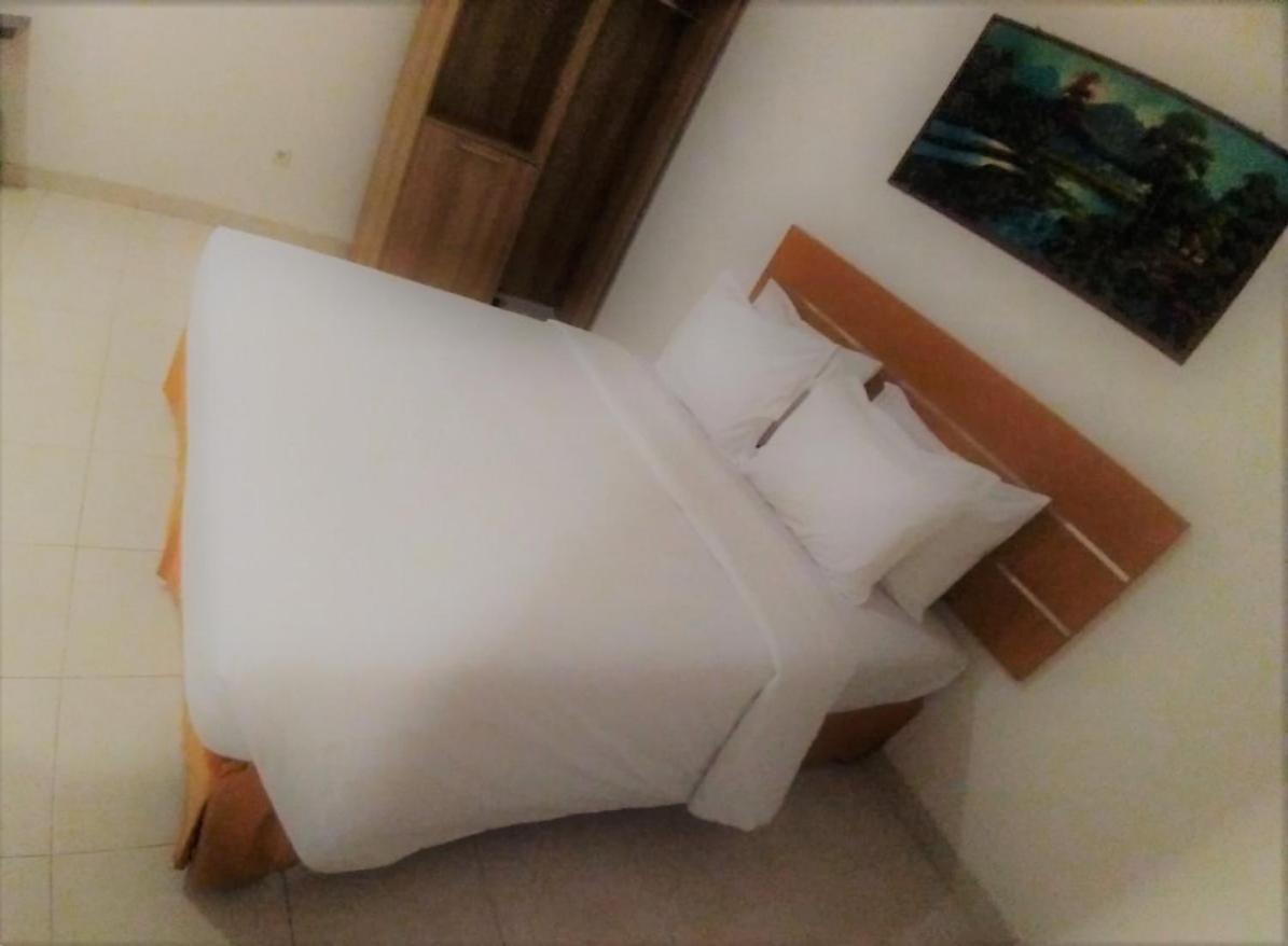 The Waigo Hotel Sorong Esterno foto