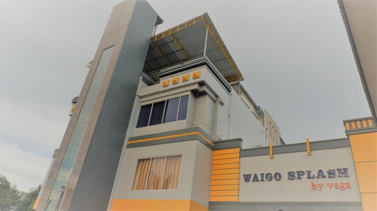 The Waigo Hotel Sorong Esterno foto