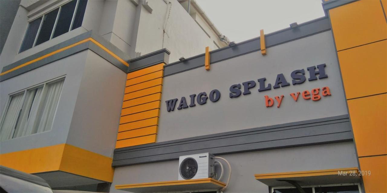 The Waigo Hotel Sorong Esterno foto